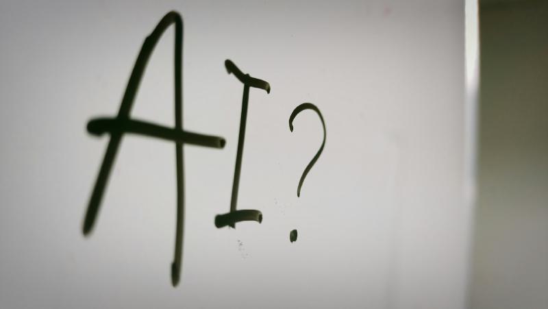 Featured image of post Chatbots de IA para atención al cliente: beneficios, ROI y consideraciones para empresas
